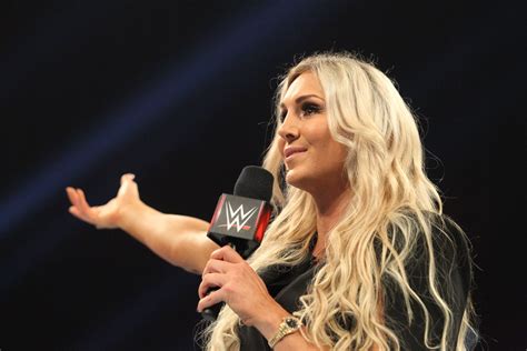 charlotte flair leaked|WWE star Charlotte Flair demands naked pictures of her leaked。